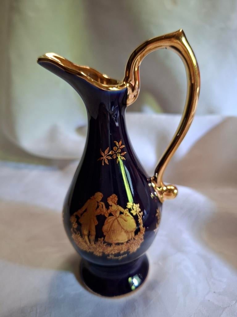 Mooi klein porselein limoge vaasje  14 cm, Antiek en Kunst, Antiek | Vazen, Verzenden