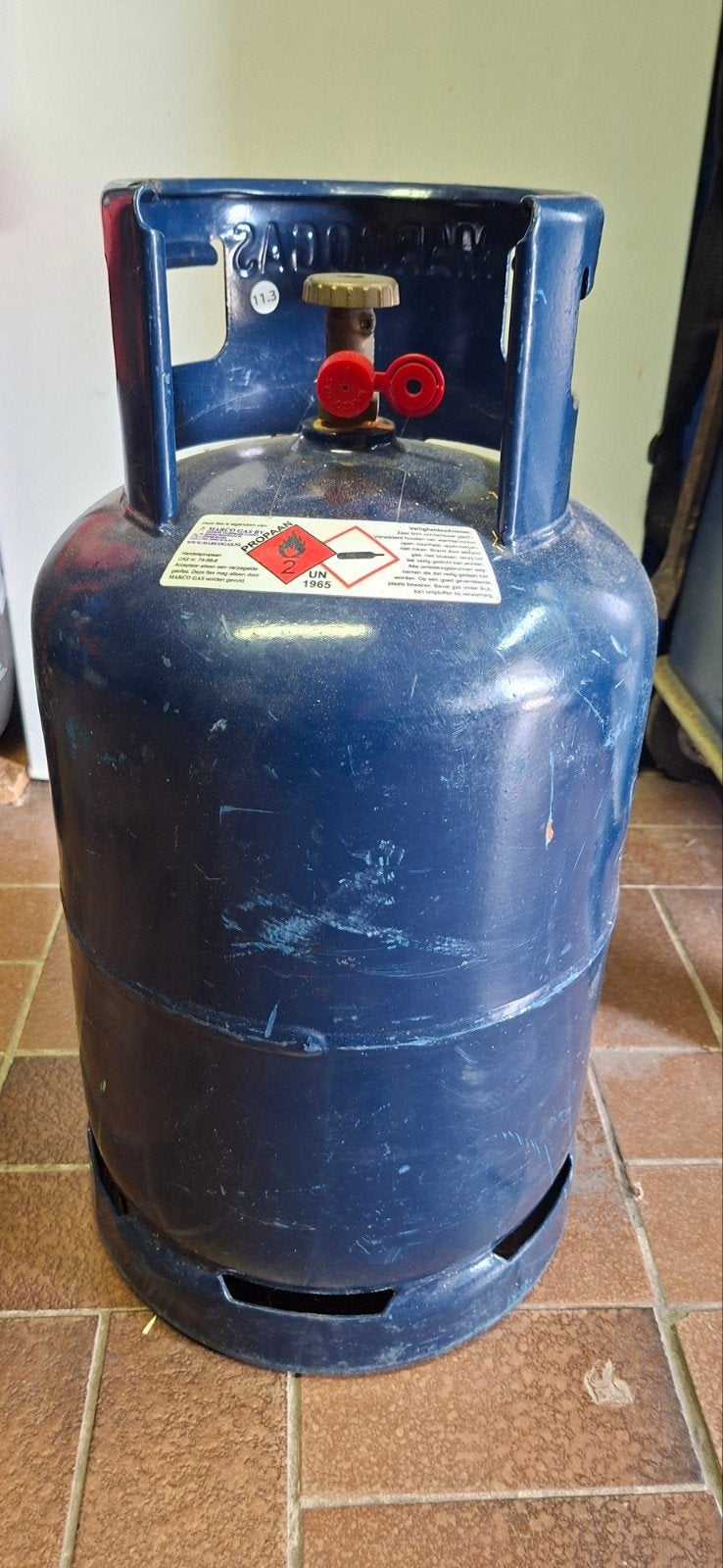 Volle fles propaangas, Ophalen