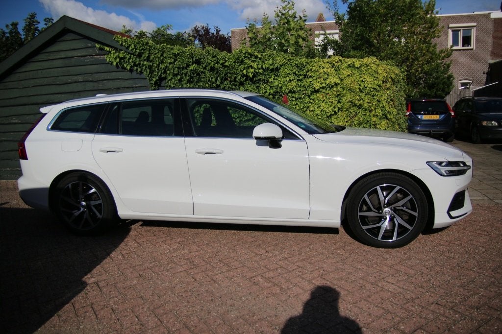 Volvo V60 2.0 T6 TE AWD MomPro (bj 2020, automaat), Auto's, Volvo, 12 maanden, Gebruikt, Euro 6, 4 cilinders