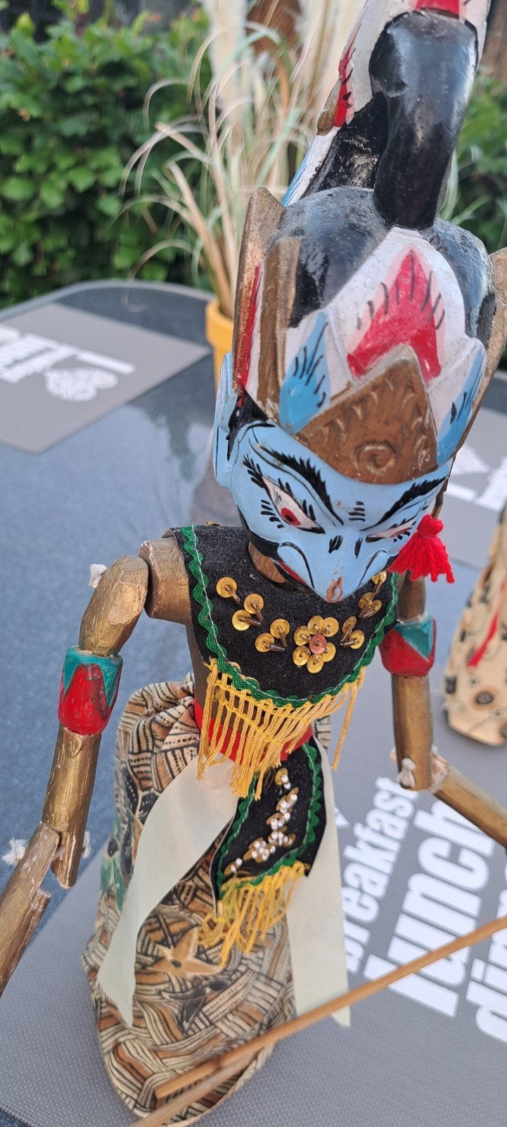 Set van 2 handgemaakte Indonesische Wayang Golek poppen, Hout, Ophalen of Verzenden, Indonesië, Meerkleurig