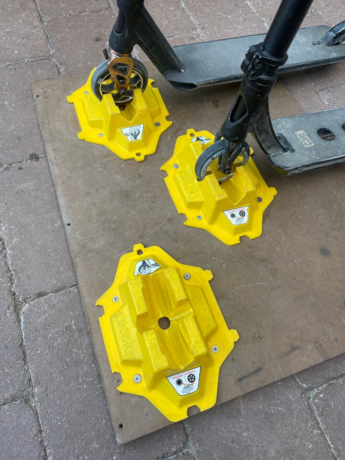 Oxelo step rek/houders op houten plaat (3 stuks), Fietsen en Brommers, Steps, Ophalen, Gebruikt, Overige typen
