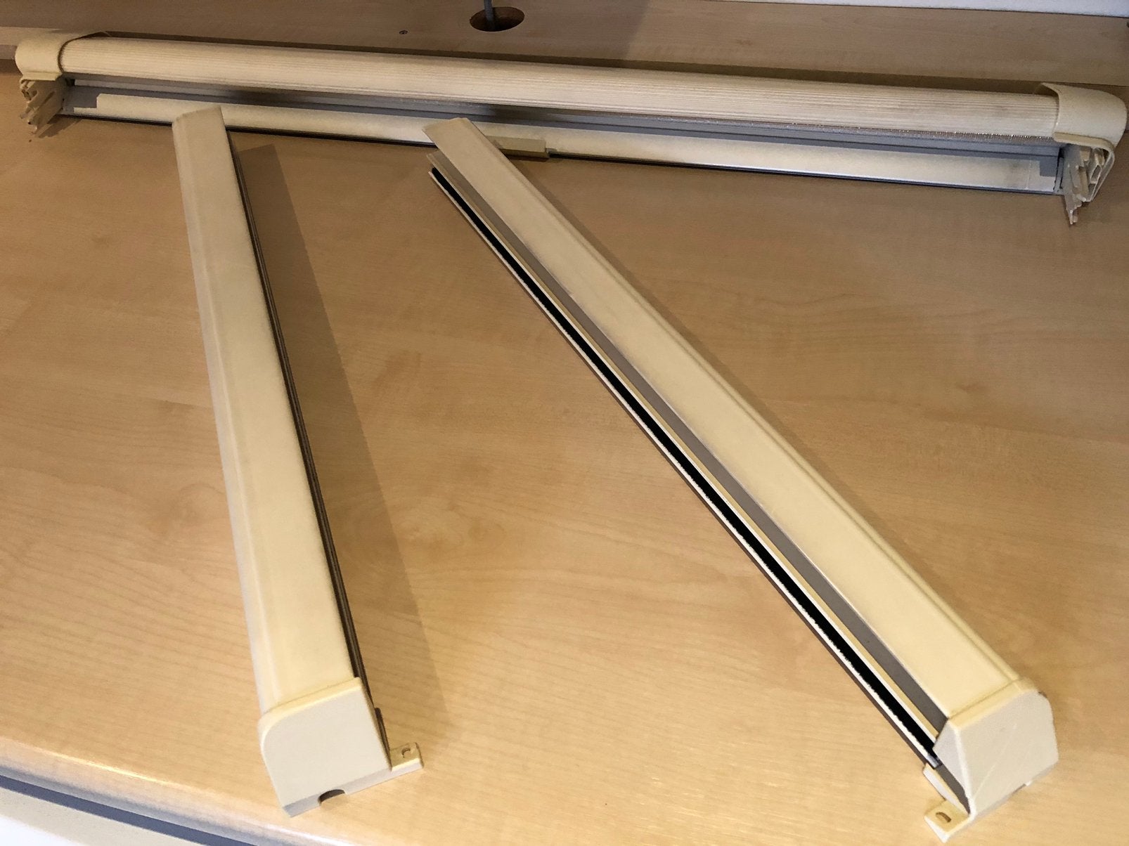 Raamcasette voor caravan  max 74 cm, Ophalen of Verzenden, Gebruikt