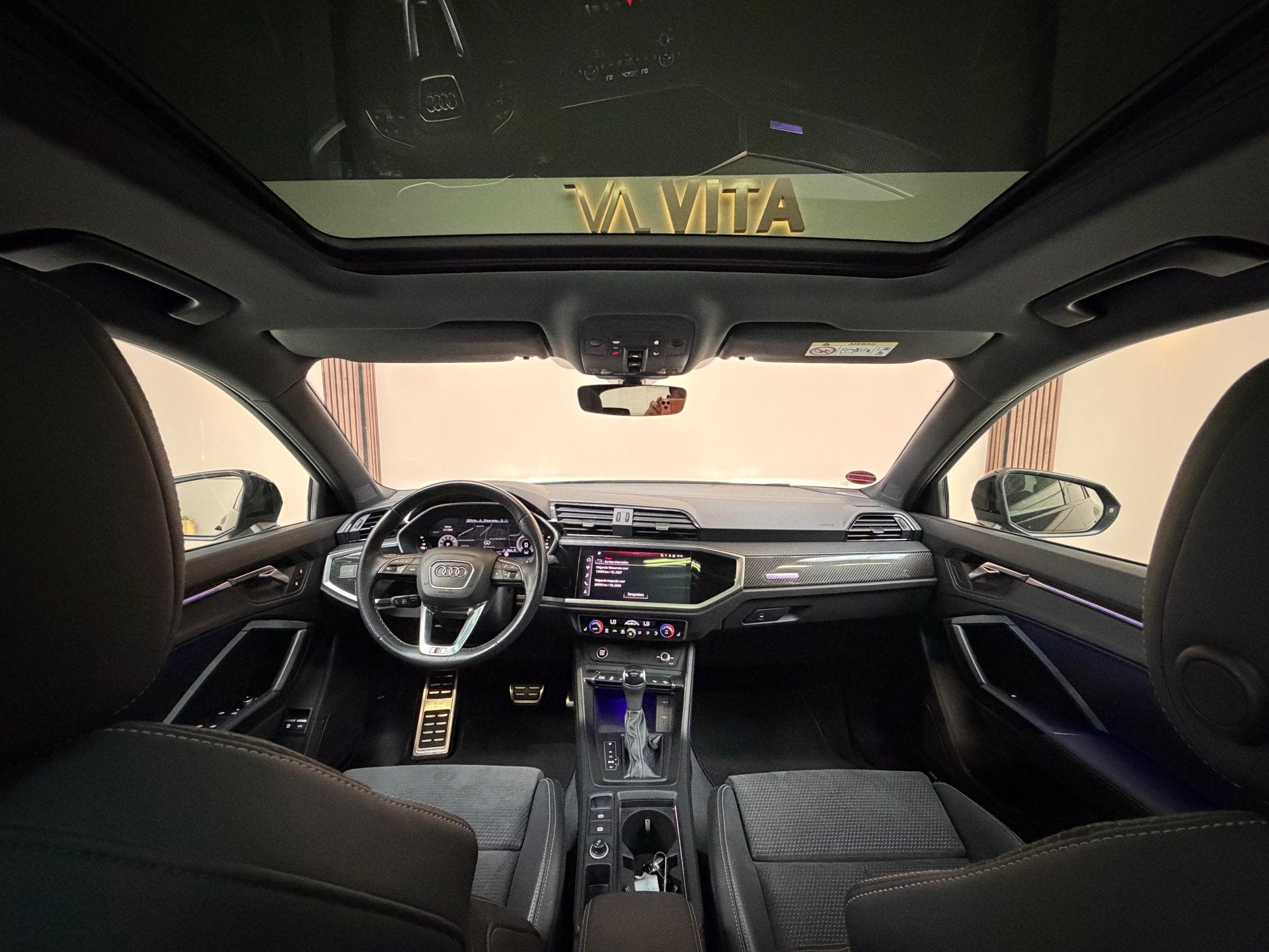 Audi Q3 45 TFSI e S edition Full Option|Matrix|Keyless|Pano|, Gebruikt, Zwart, Automatische klimaatregeling, Hybride Elektrisch/Benzine
