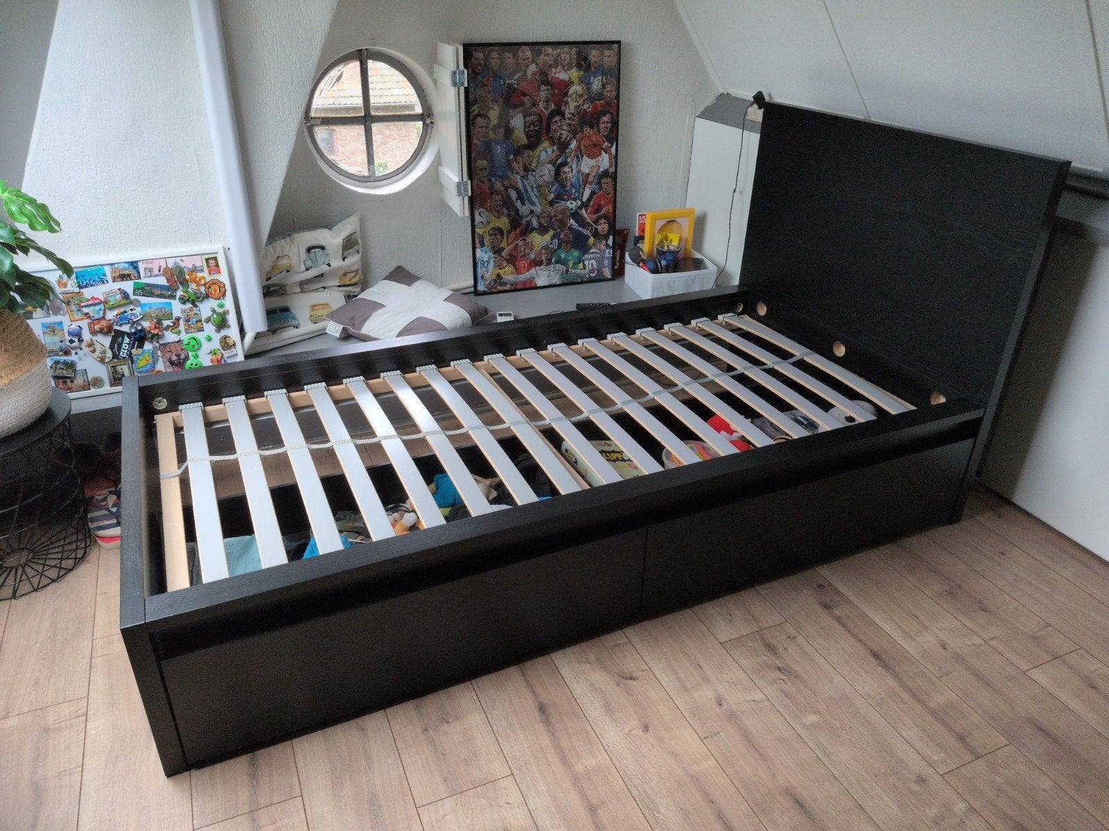 Ikea Malm bed bruin/zwart met lades en lattenbodem, Huis en Inrichting, Slaapkamer | Bedden, Ophalen, Gebruikt, 90 cm, Eenpersoons