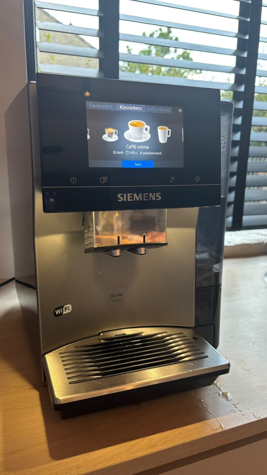 Siemens EQ.700 Volautomatische Koffieapparaat - Zo goed als, Witgoed en Apparatuur, Afneembaar waterreservoir, 10 kopjes of meer