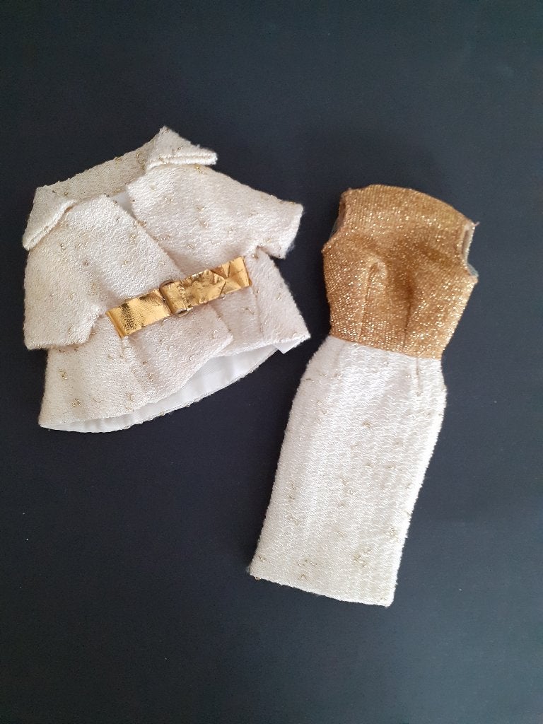 Vintage Barbie Fashion "On the Avenue" (1965), Verzamelen, Ophalen of Verzenden, Zo goed als nieuw, Kleertjes