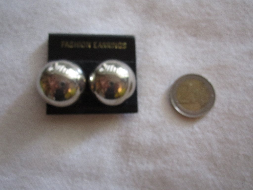 31.  Oude clipoorbellen, Ophalen, Overige materialen, Oorbellen