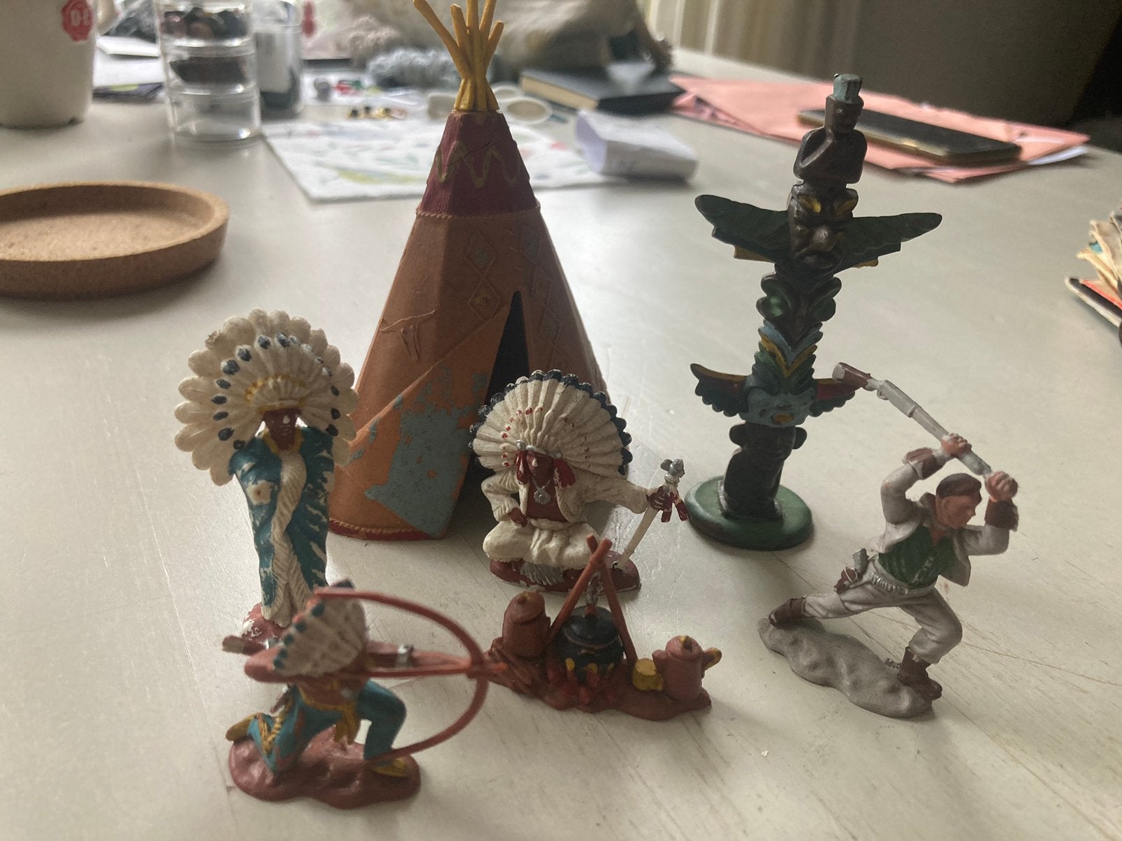 Indiaan speelgoed miniatuur indianen, Ophalen, Gebruikt