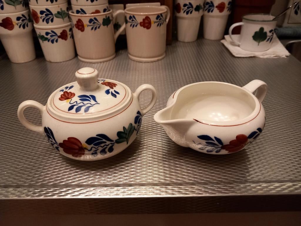 Boerenbont suikerpotje en melkkannetje, €22,50 vaste prijs., Gebruikt, Overige typen, Ophalen of Verzenden, Boerenbont