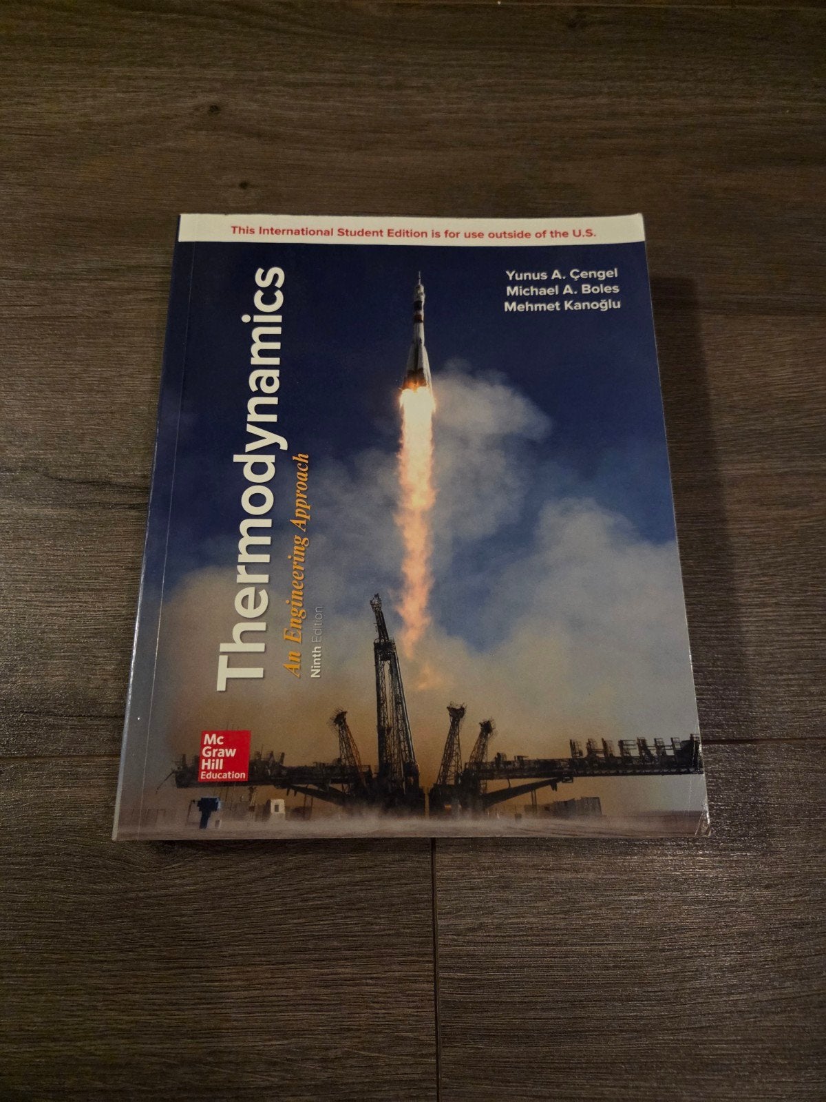 Thermodynamics: An Engineering Approach - 9th Edition, Yunus A. Cengel, Michael A. Boles, Mehmet Kanoglu, Zo goed als nieuw, Beta
