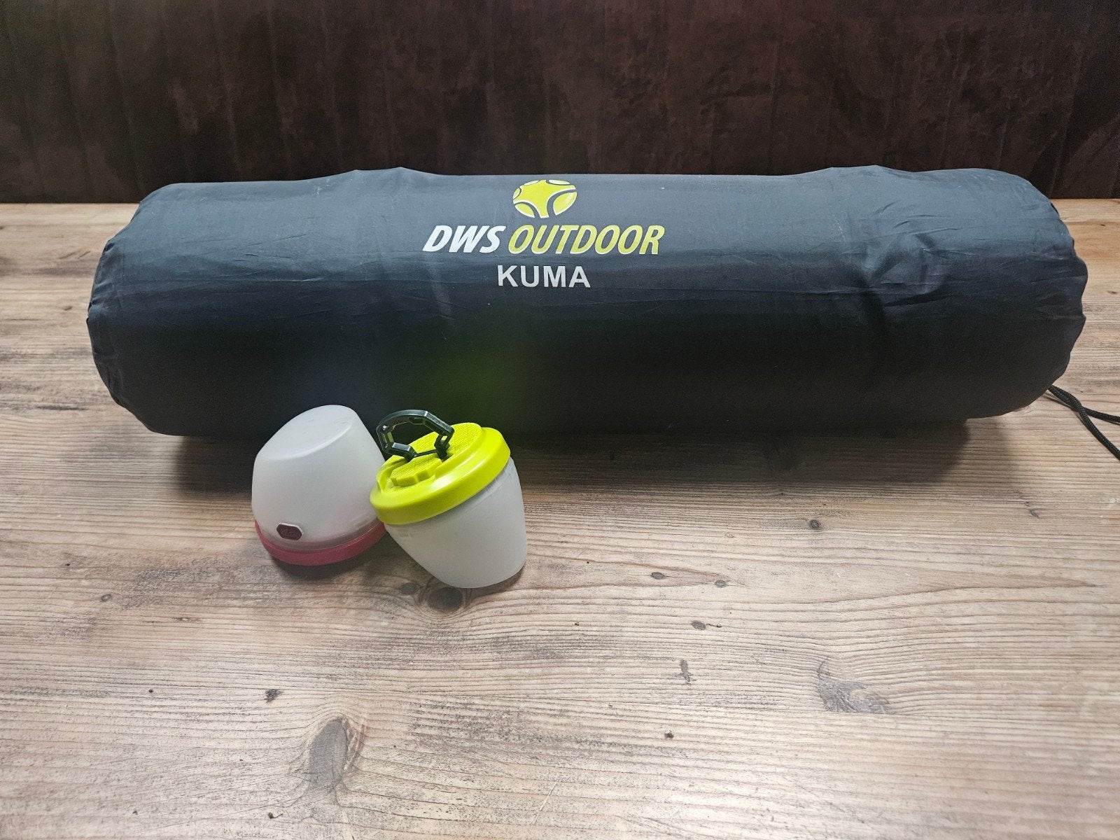 DWS Outdoor Kuma air slaapmat + Quechua campinglampjes, Caravans en Kamperen, Ophalen of Verzenden, Zo goed als nieuw