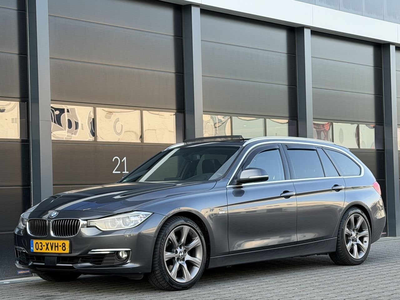 BMW 3-serie 328i High Executive Hade-Up Panorama Leer, Automaat, 745 kg, 4 cilinders, 1600 kg