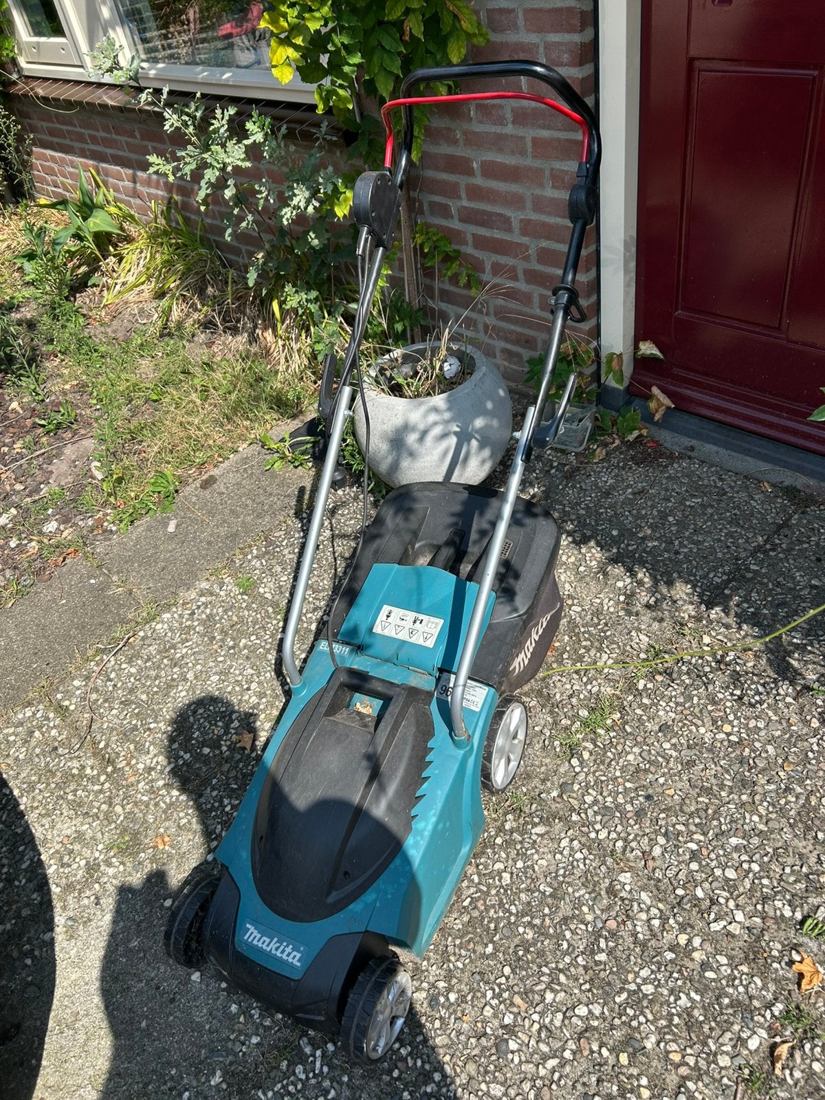Elektrische grasmaaier makita, Tuin en Terras, Grasmaaiers, Ophalen, Zo goed als nieuw