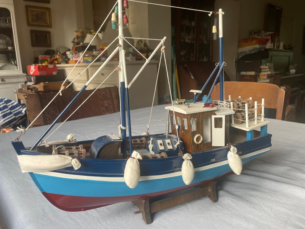 Charmant vrolijk viskottertje, Ophalen of Verzenden, Zo goed als nieuw