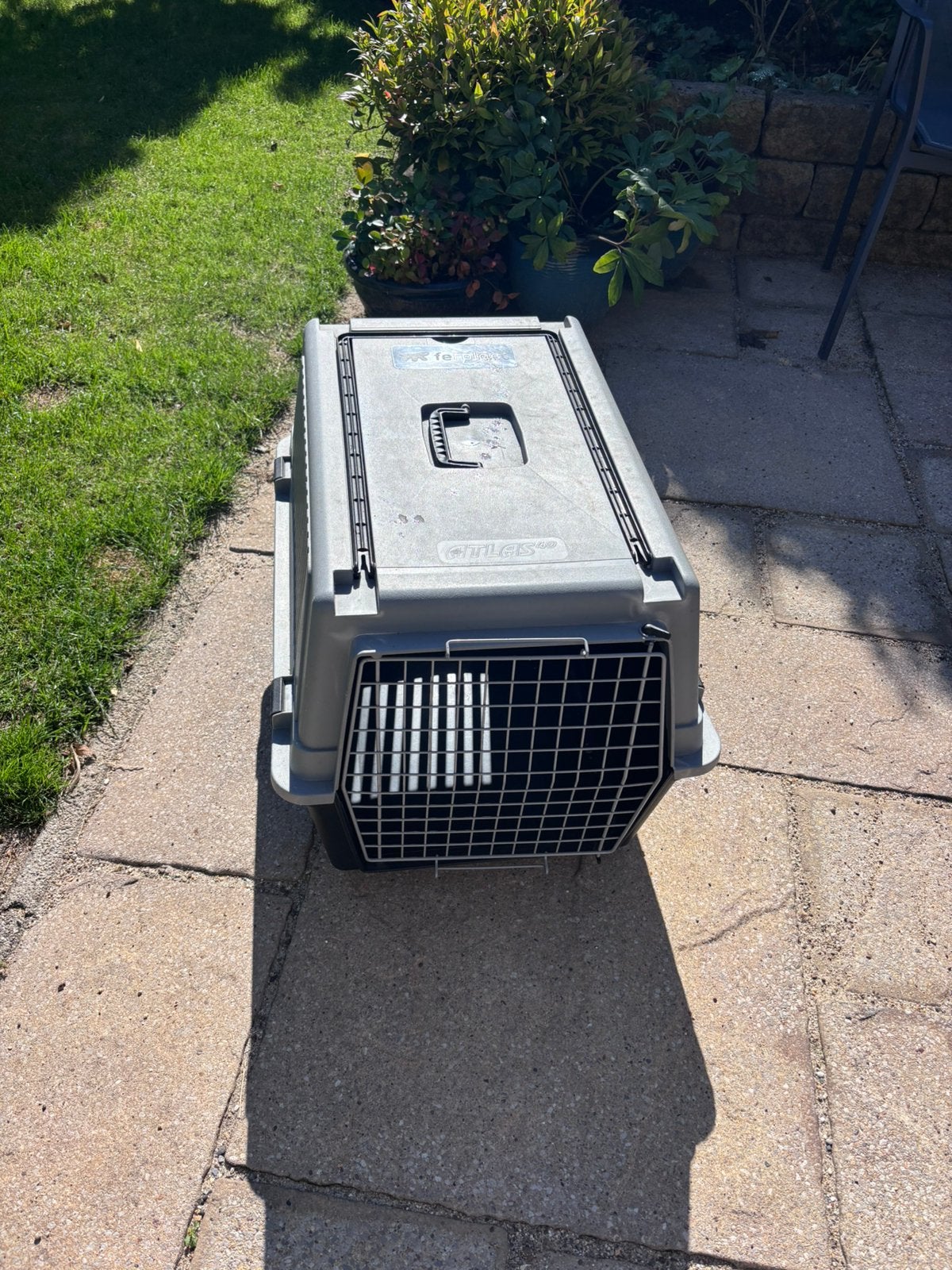 Te koop Ferplast honden bench (stevig), Dieren en Toebehoren, Ophalen, Gebruikt