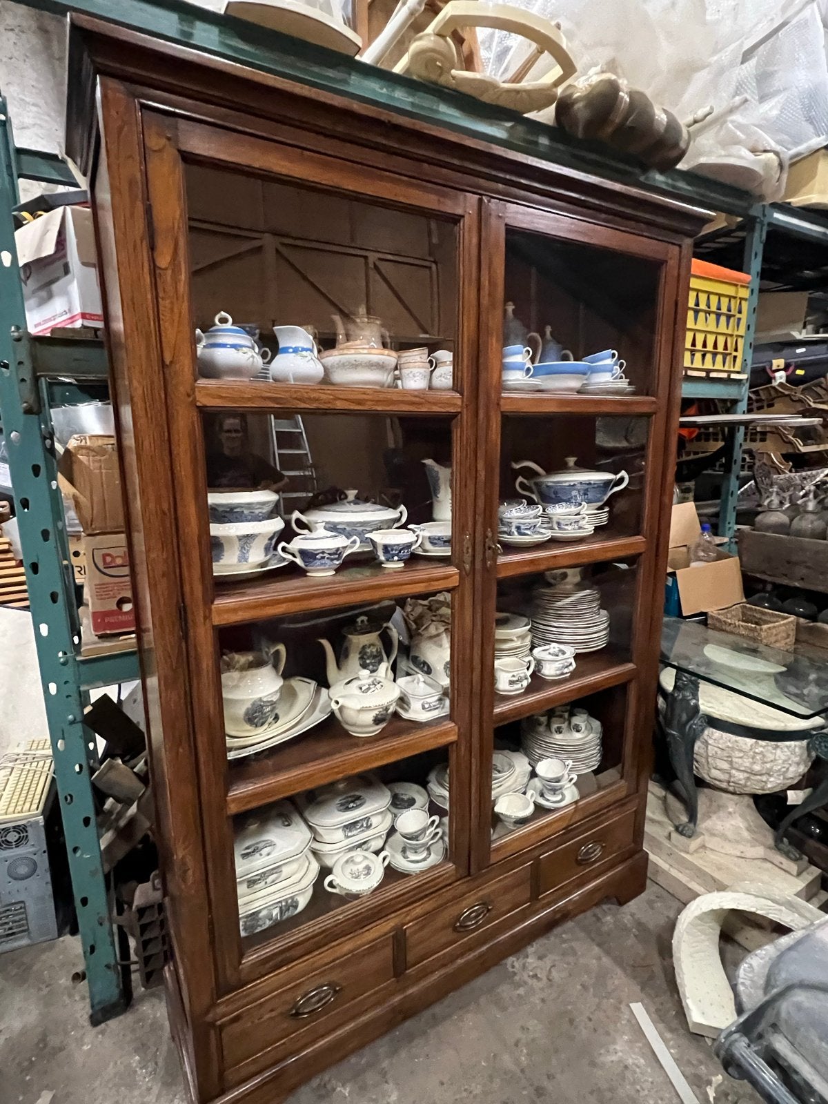 Antieke vitrinekast met servies, Antiek en Kunst, Ophalen