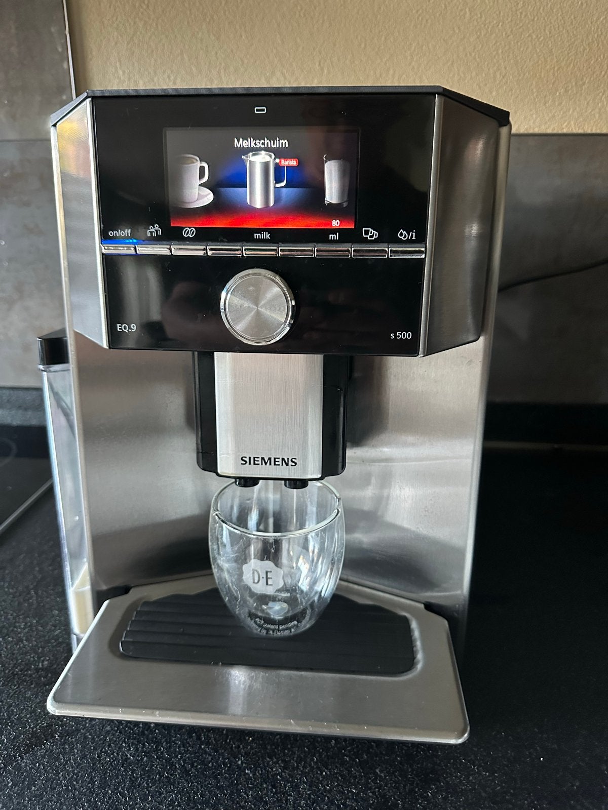Siemens EQ.9 S500 volautomatische koffiemachine – Barista Mo, Witgoed en Apparatuur, Ophalen of Verzenden, Gebruikt, Koffiemachine