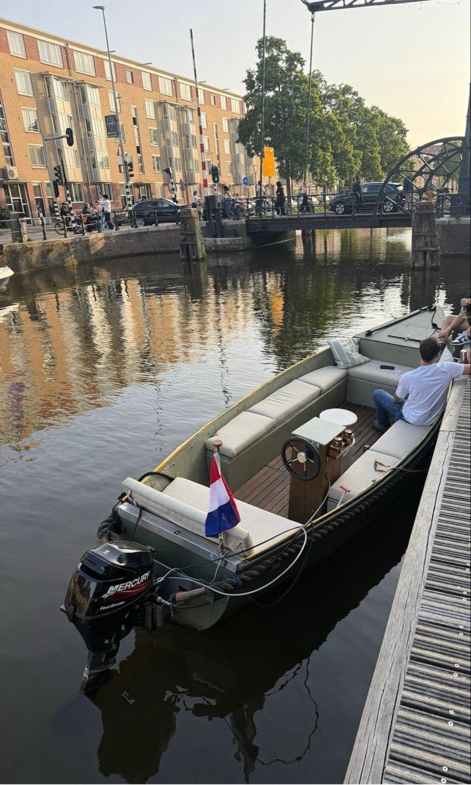 Boot 6 meter met vignet, kussens en ingebouwde BBQ, Ophalen, Gebruikt, Motorboot