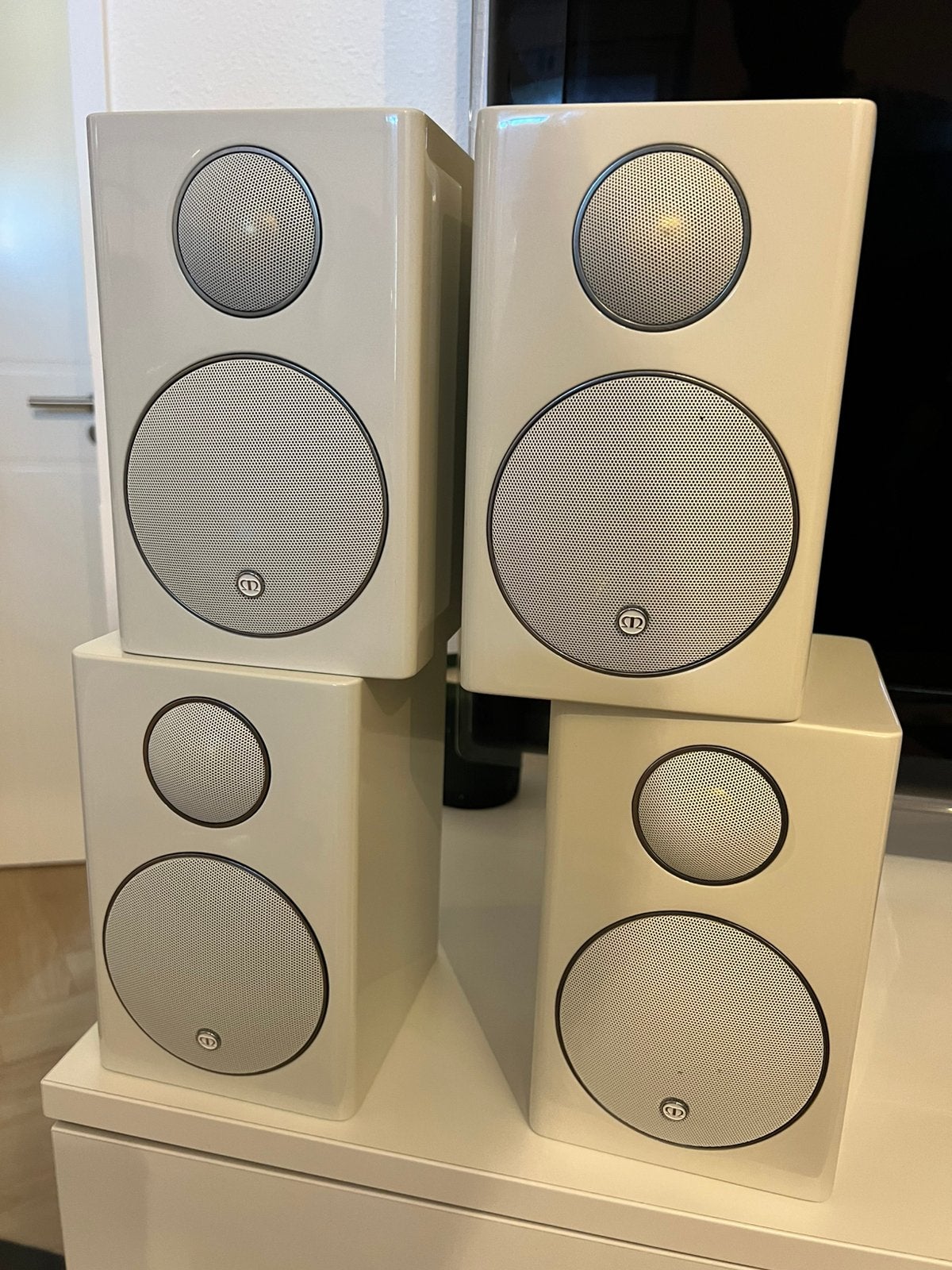 Te koop 4 x glanzend wit monitor audio radius 90 HD speakers, Audio, Tv en Foto, Luidsprekers, Ophalen, Zo goed als nieuw, 60 tot 120 watt