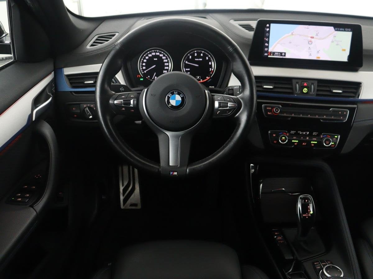 BMW X1 sDrive18i High Executive M-sport | Head-up | Half Led, Gebruikt, Alcantara, 3 cilinders, 750 kg