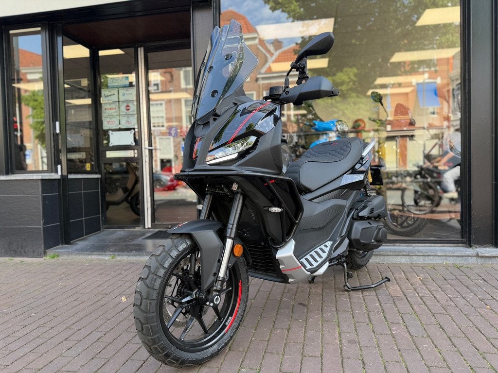APRILIA SR GT 400 CC EURO5+ 2026 | DIRECT BESCHIKLBAAR | 4 J, 400 cc, Scooter, Bedrijf, Traction Control
