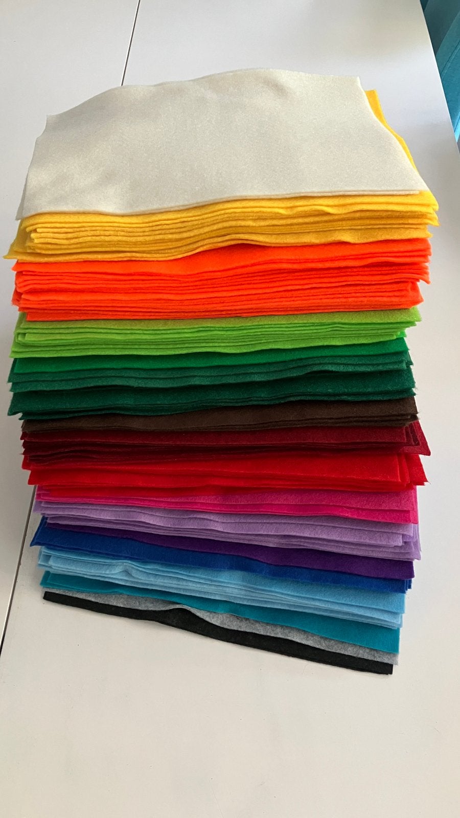 137 lapjes acrylvilt, Overige materialen, Overige kleuren, Nieuw, Ophalen of Verzenden
