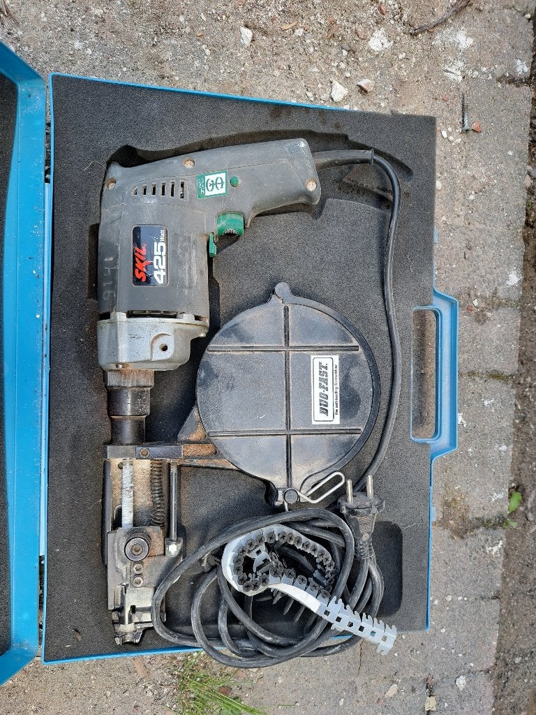Duo-Fast Bandschroefmachine met Schroeven, Ophalen of Verzenden, Gebruikt, 400 tot 600 watt, Boor- en Schroefmachine