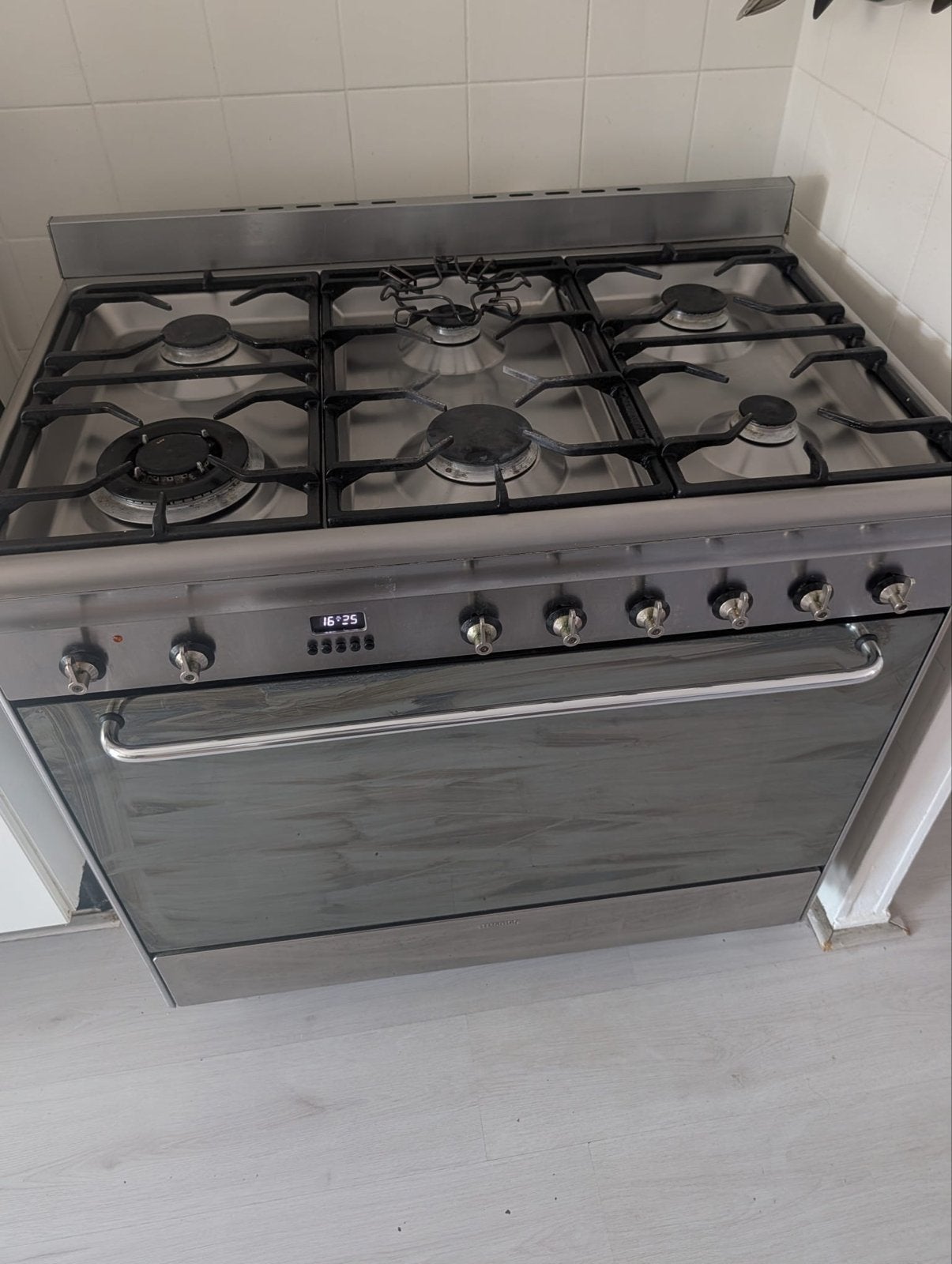 5-pits RVS gasfornuis met ruime oven – werkt uitstekend, Ophalen, Gebruikt, 60 cm of meer, Gas
