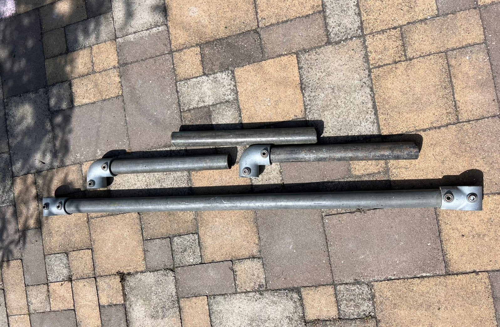 Metalen buizen met koppelstukken 5cm, Ophalen, Zo goed als nieuw, IJzer