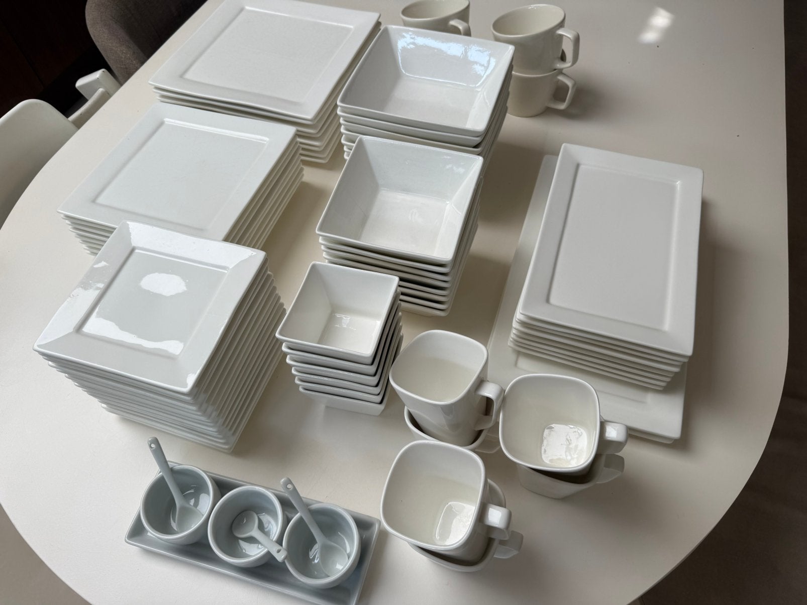 Complete servies set, Huis en Inrichting, Ophalen, Zo goed als nieuw, Bord(en), Overige stijlen