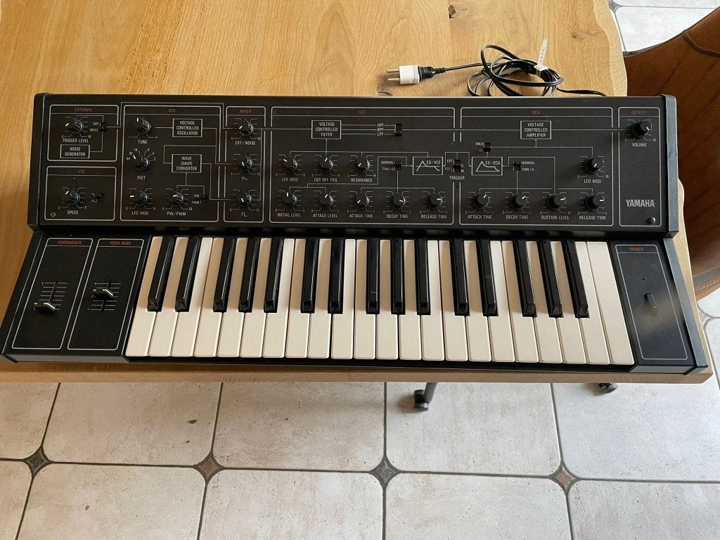 Yamaha CS10 + kenton Pro solo mk 2, Muziek en Instrumenten, Synthesizers, Yamaha, Zo goed als nieuw, Met midi-aansluiting, Overige aantallen