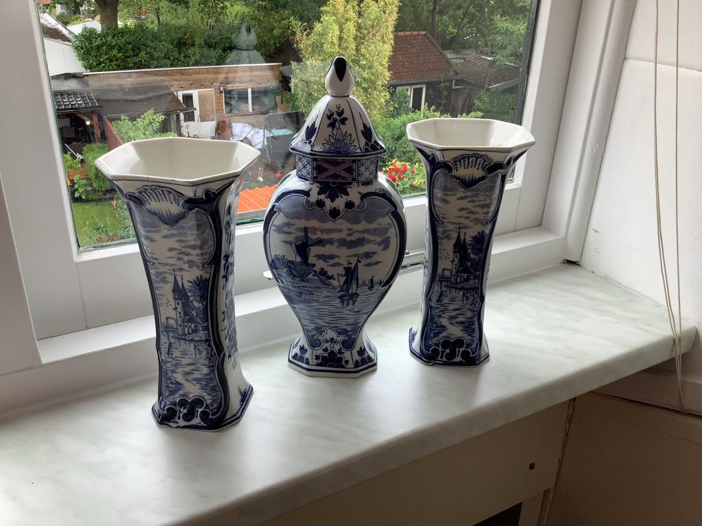 Prachtige Delftsblauwe Vazenset - Perfect voor op een Kast, Ophalen of Verzenden