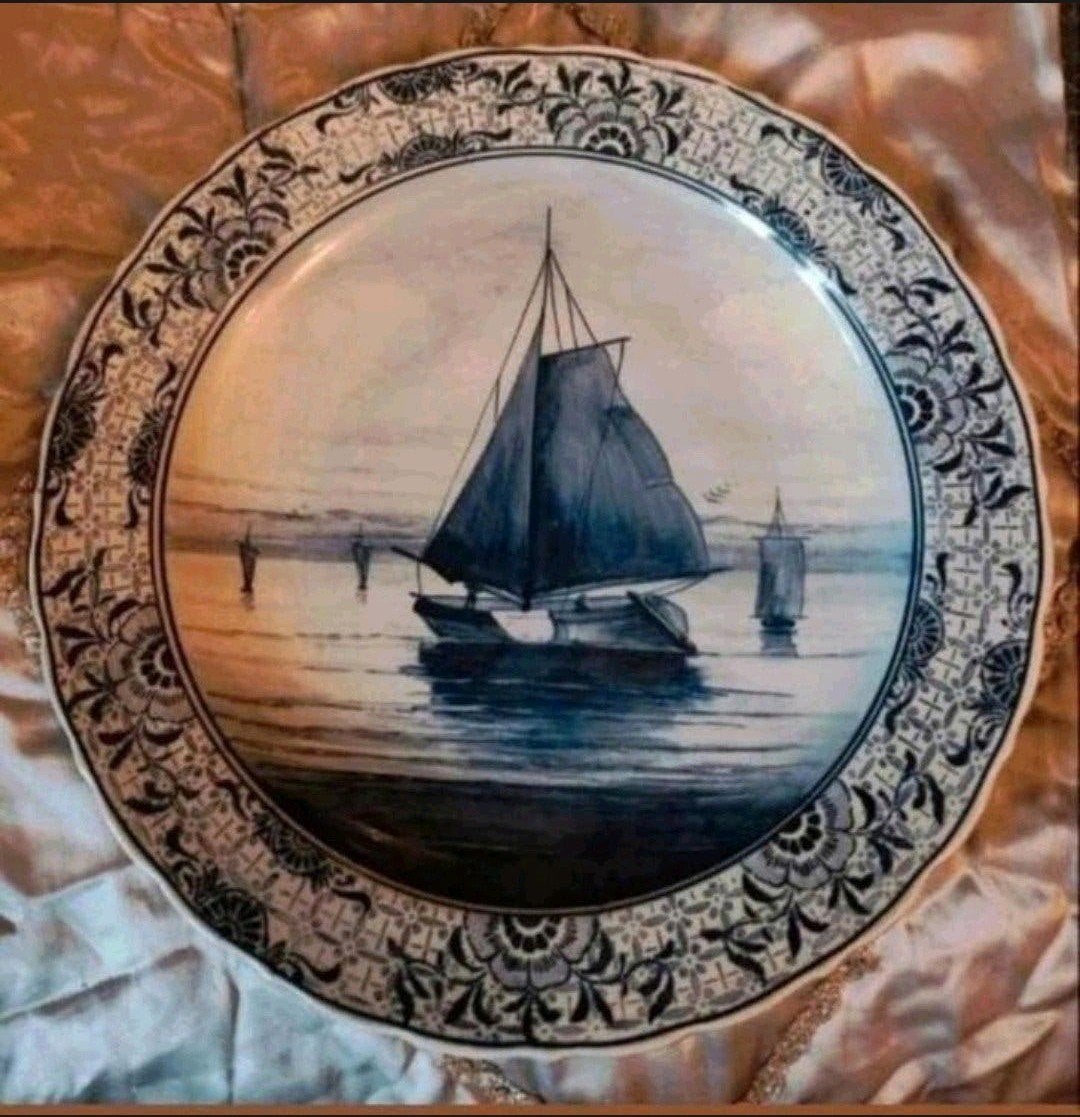 Antiek Wandbord 35 cm Diameter met Zeilboot, Ophalen of Verzenden