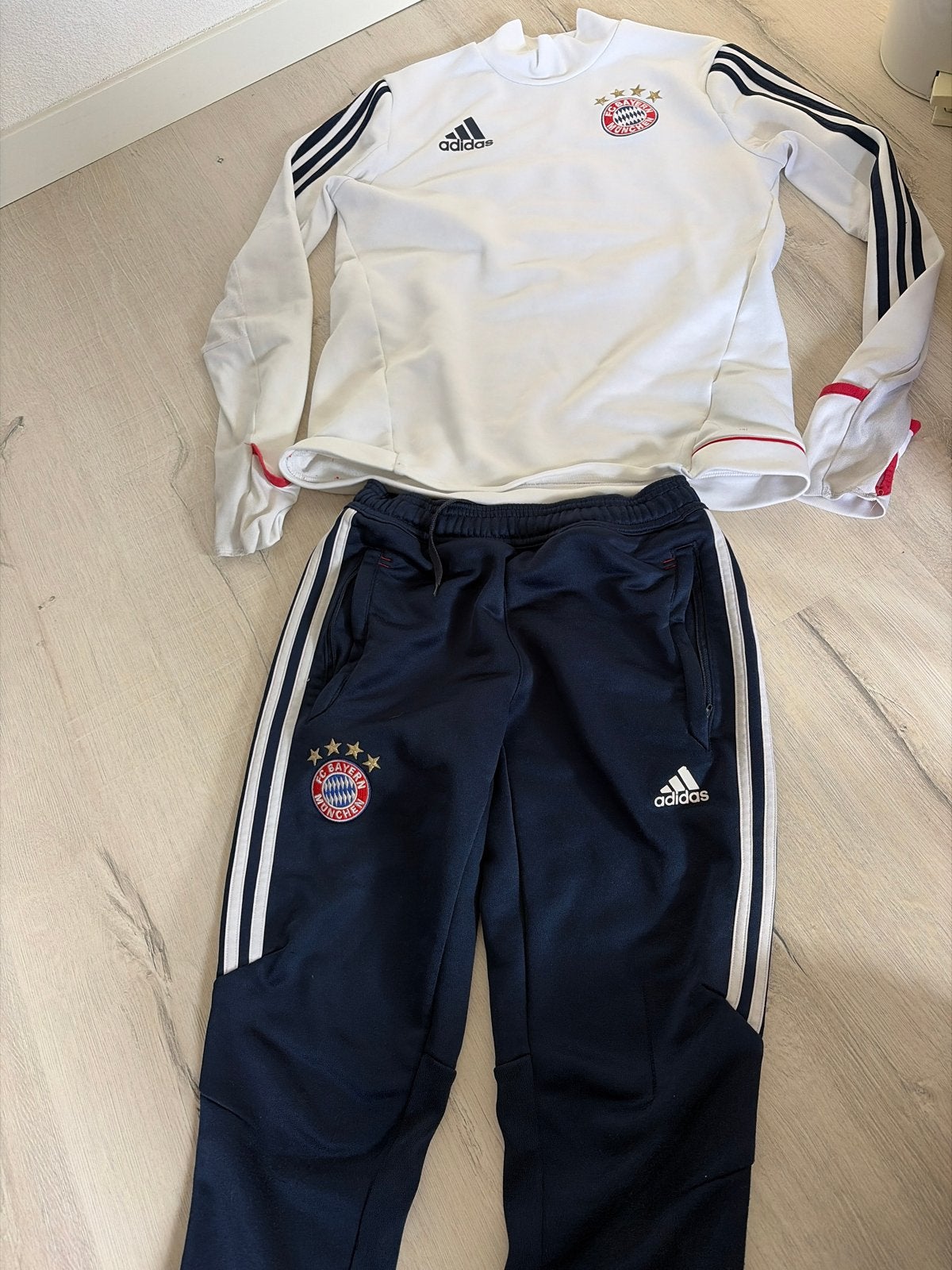 FC Bayern Munchen adidas trainingspak 152, Ophalen of Verzenden, Gebruikt, Jongen, Sport- of Zwemkleding