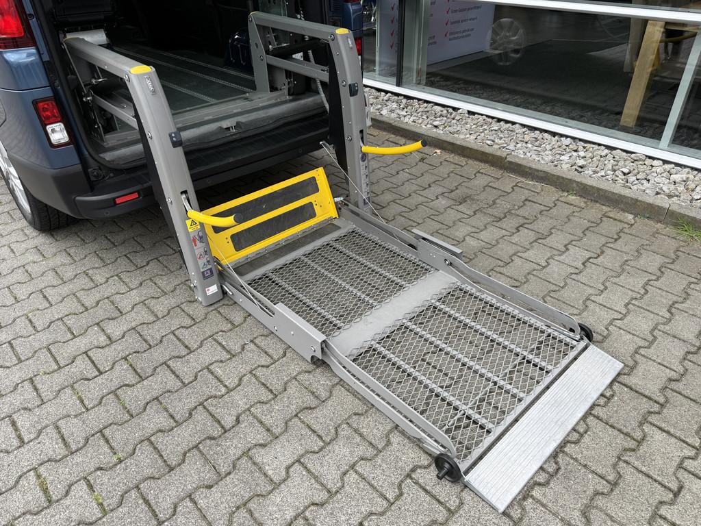 Renault Trafic 4+1 Rolstoelbus 1.6 dCi T29 L2H1 Luxe Energy, Voorwielaandrijving, 145 pk, Gebruikt, 4 cilinders
