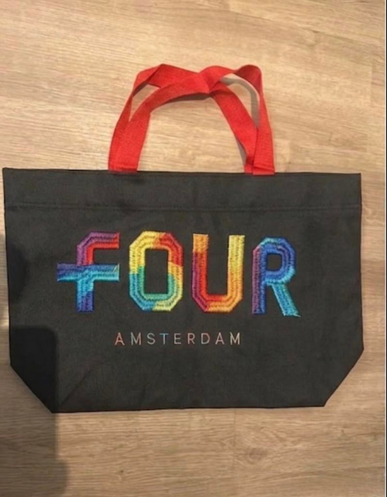 Tas four te koop, Ophalen of Verzenden, Zo goed als nieuw