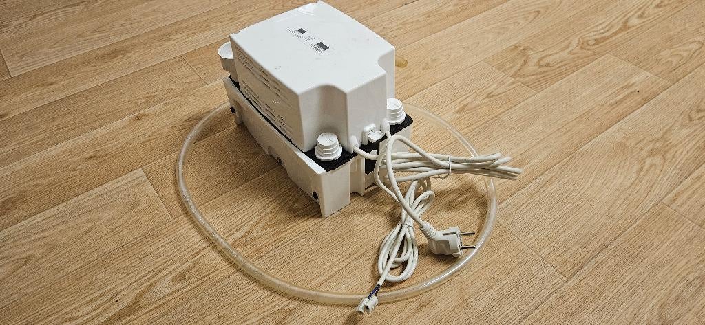 TE KOOP: CONDENSWATERPOMP GRUNDFOS, Ophalen, Nieuw, Elektrisch, Overige typen