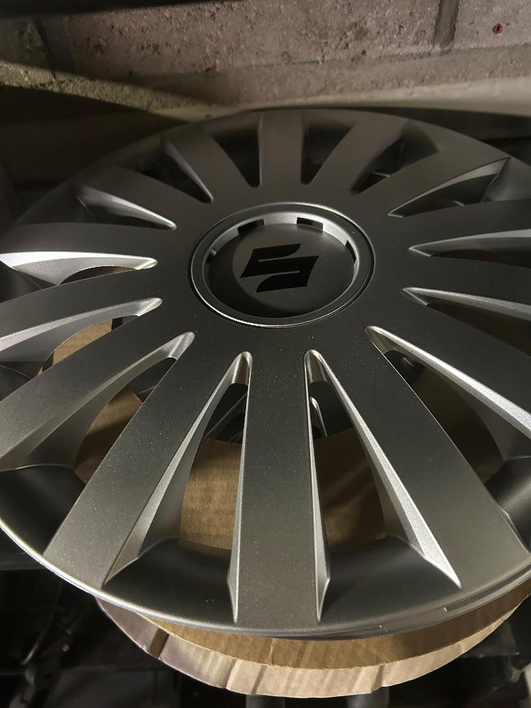 Wieldoppen Suzuki Swift, Ophalen, Nieuw