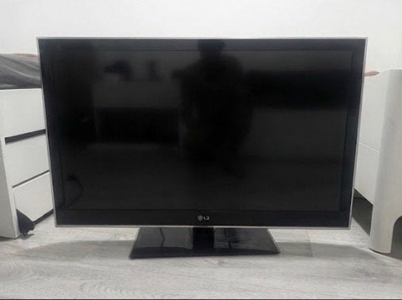 LG 42 inch Full HD TV inclusief glazen draaivoet, Ophalen, LED, Zo goed als nieuw, 100 Hz