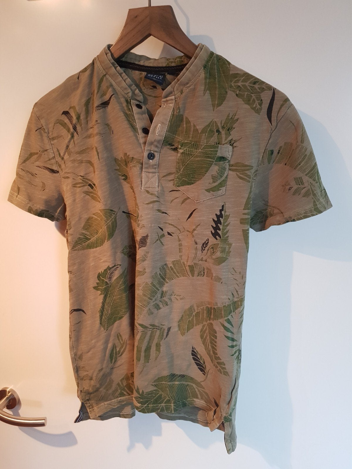Heren t-shirt XS Refill  100% katoen, Kleding | Heren, Polo's, Refill, Ophalen of Verzenden, Zo goed als nieuw, Groen