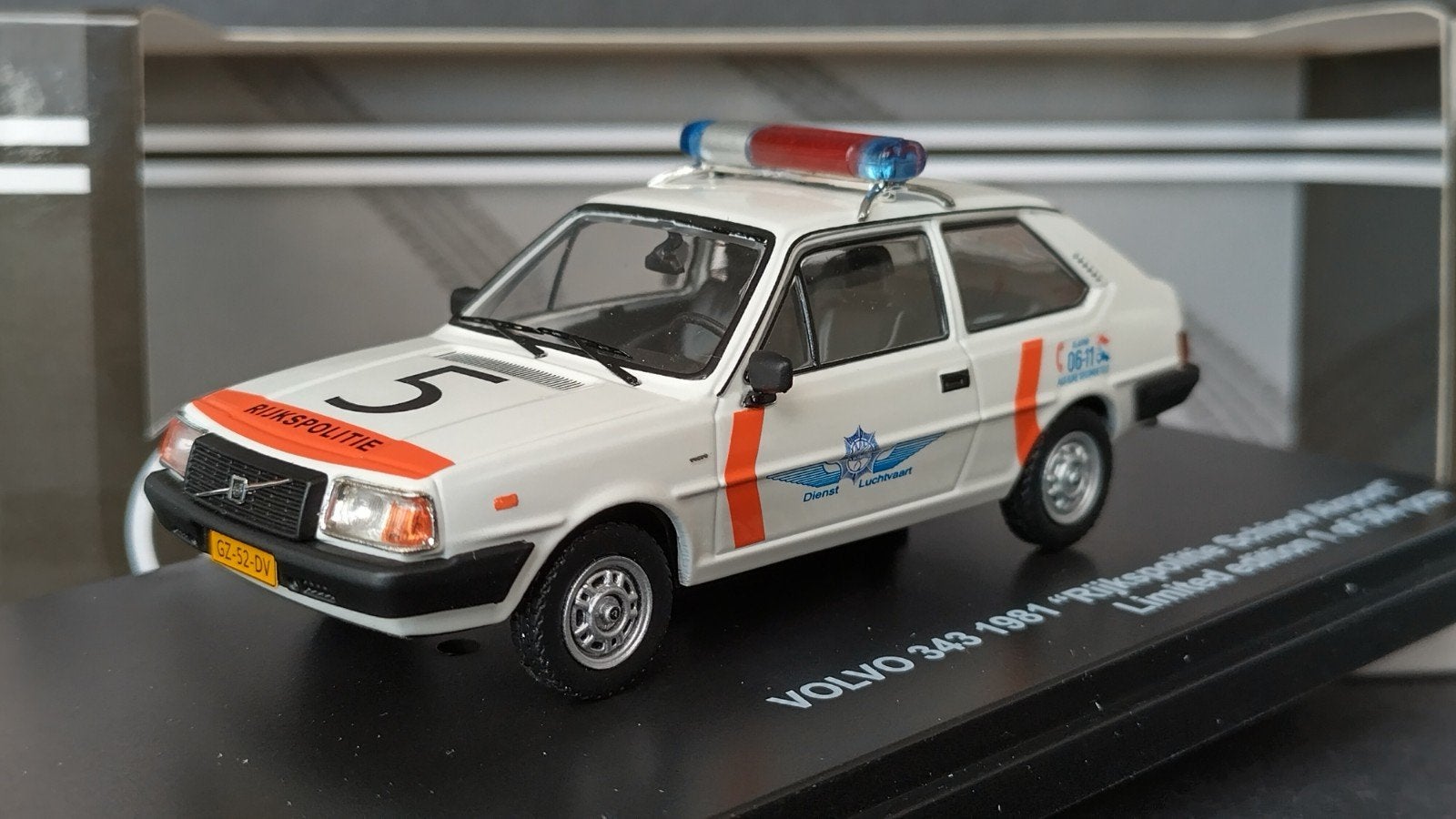 Volvo 343 Rijkspolitie Schiphol Airport  1:43 Triple 9 Pol, Overige merken, Auto, Verzenden, Triple 9