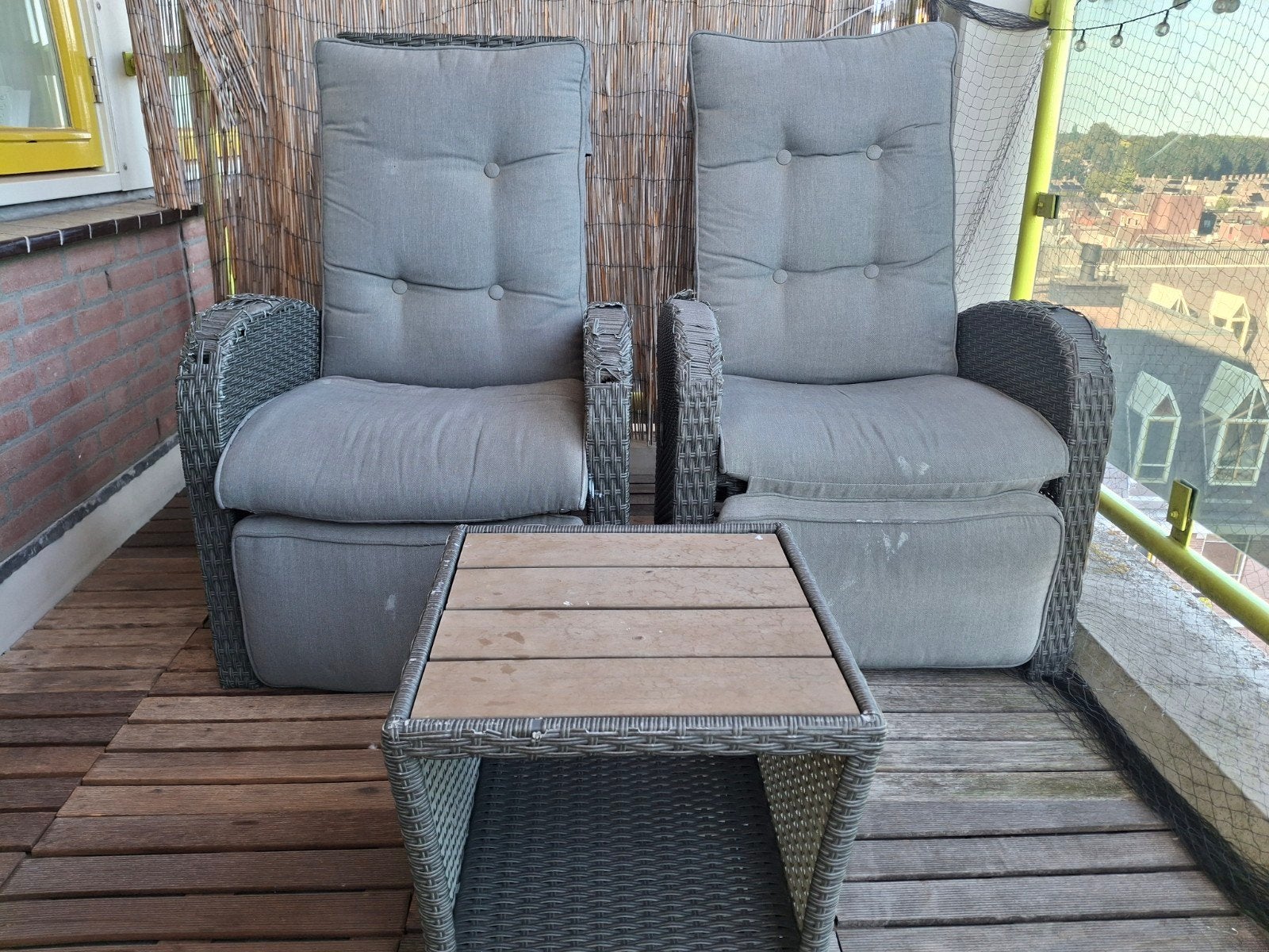 twee tuinstoelen en tafeltje, Ophalen, Gebruikt, 2 zitplaatsen