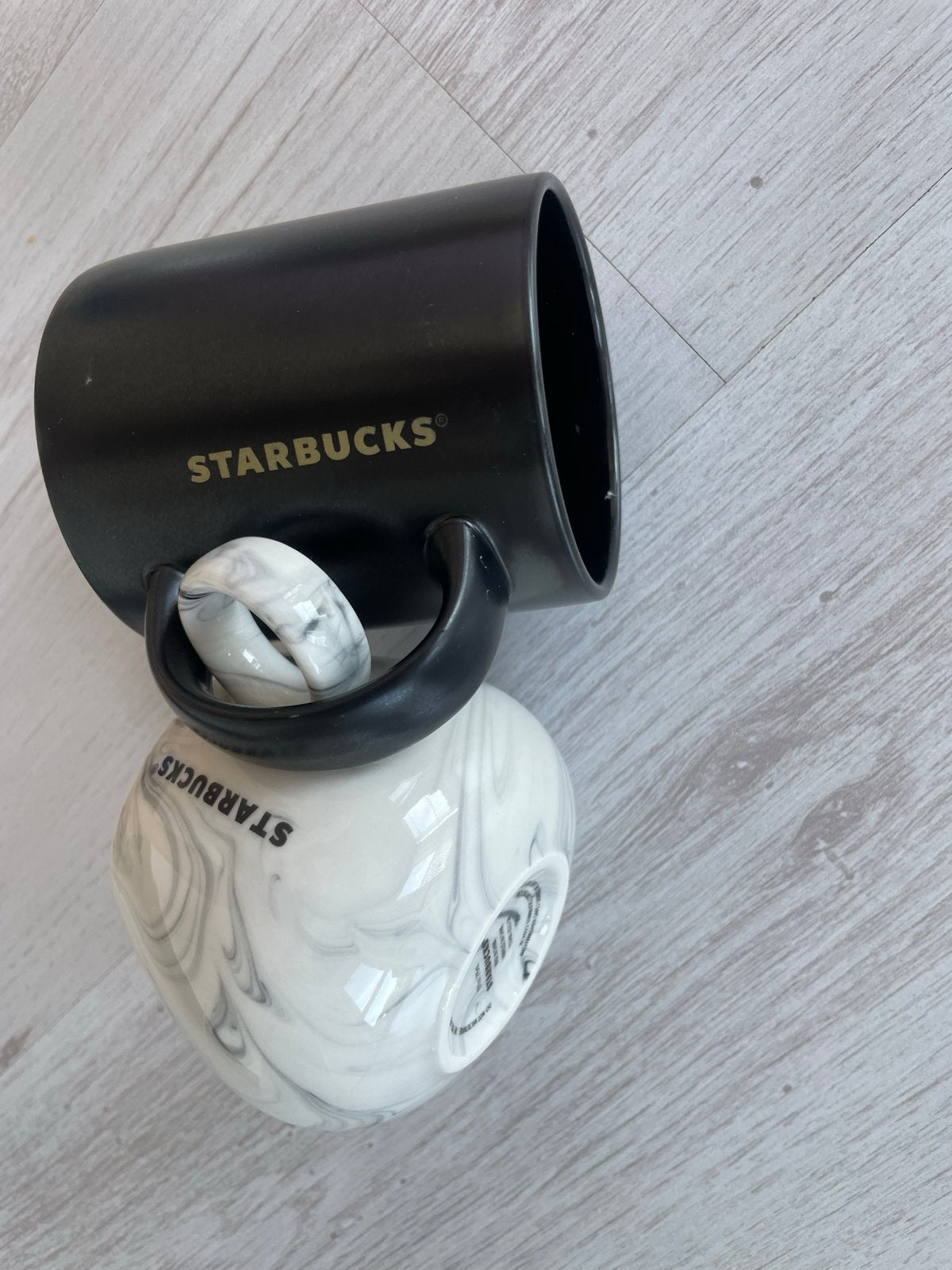 Starbucks bekers - Zwart en Marmerlook, Ophalen of Verzenden, Zo goed als nieuw, Zwart, Steen/keramiek