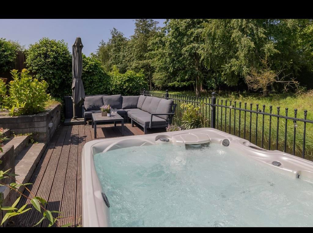 Jacuzzi Caldera Spas, functioneert nog, Tuin en Terras, Bubbelbaden en Hottubs, Gebruikt, Vast, Afdekzeil, Ophalen