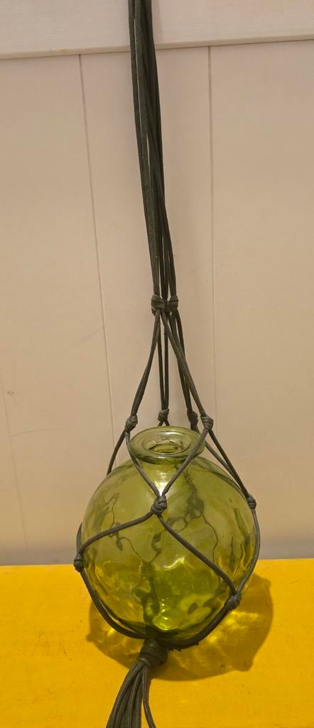 Retro "vaas" in geknoopt touw, Ophalen of Verzenden, Groen, Glas, Minder dan 50 cm