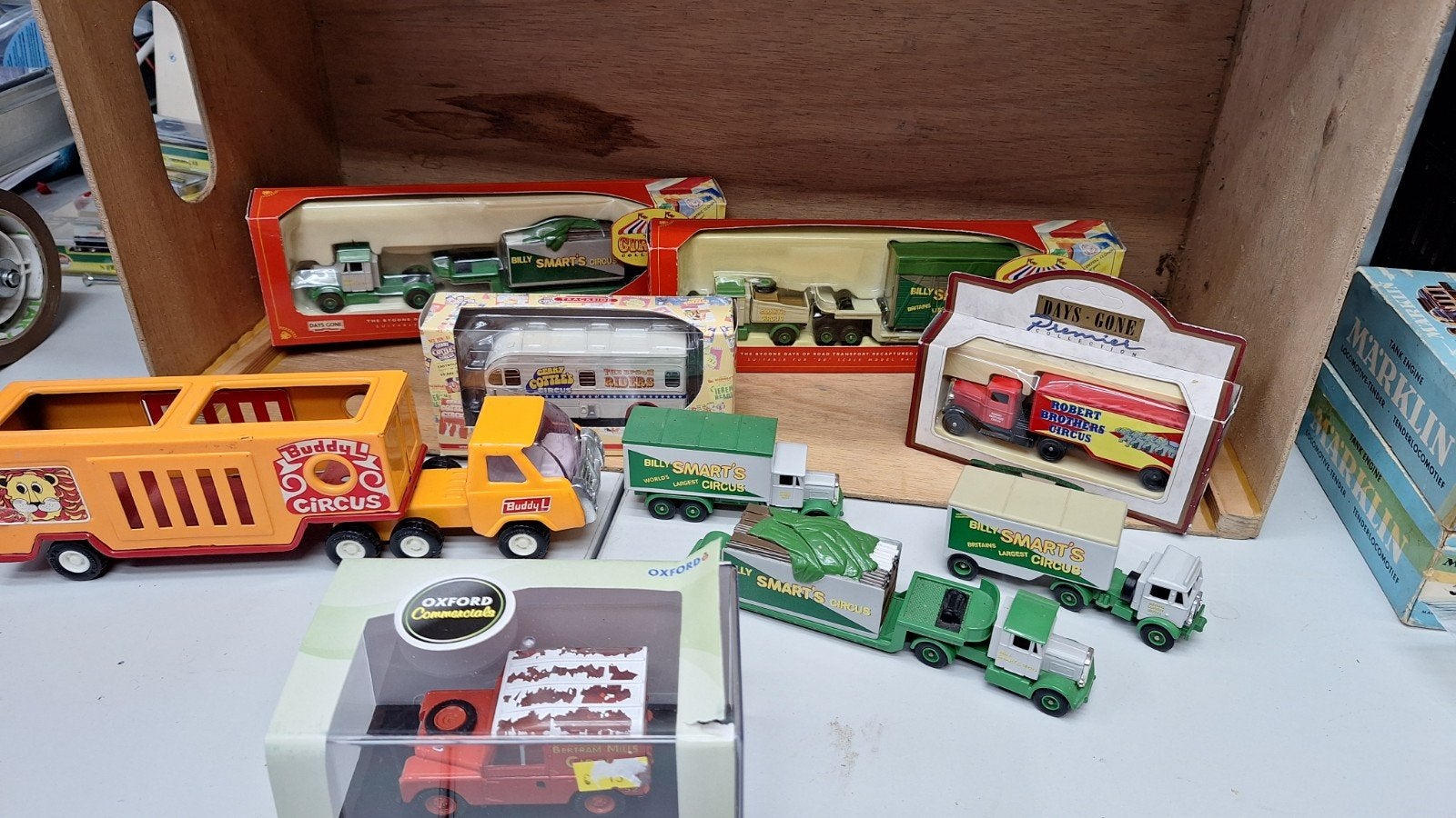 Vintage Circus Vrachtwagens en Trailers Collectie, Hobby en Vrije tijd, Modelauto's | Overige schalen, Ophalen of Verzenden, Gebruikt