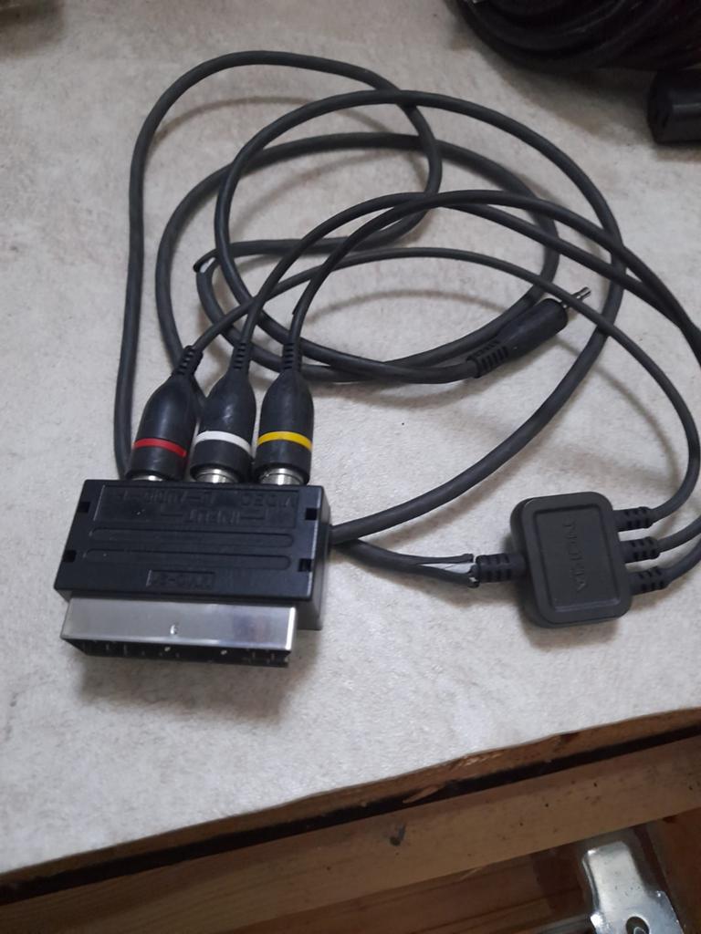 Scart naar RCA/Composiet Adapterkabels (2 stuks), Ophalen of Verzenden, Gebruikt, Minder dan 2 meter, Scartkabel