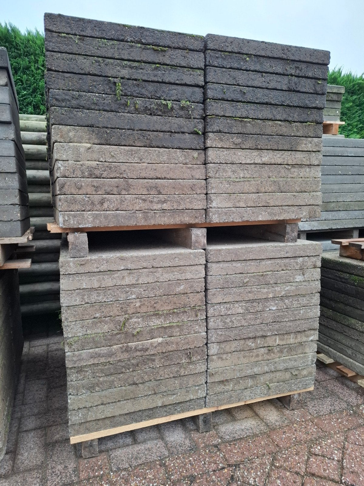 35m² Betontegels 50x50 cm - Op Pallets, Tuin en Terras, Gebruikt, Ophalen of Verzenden, 10 m² of meer, Beton