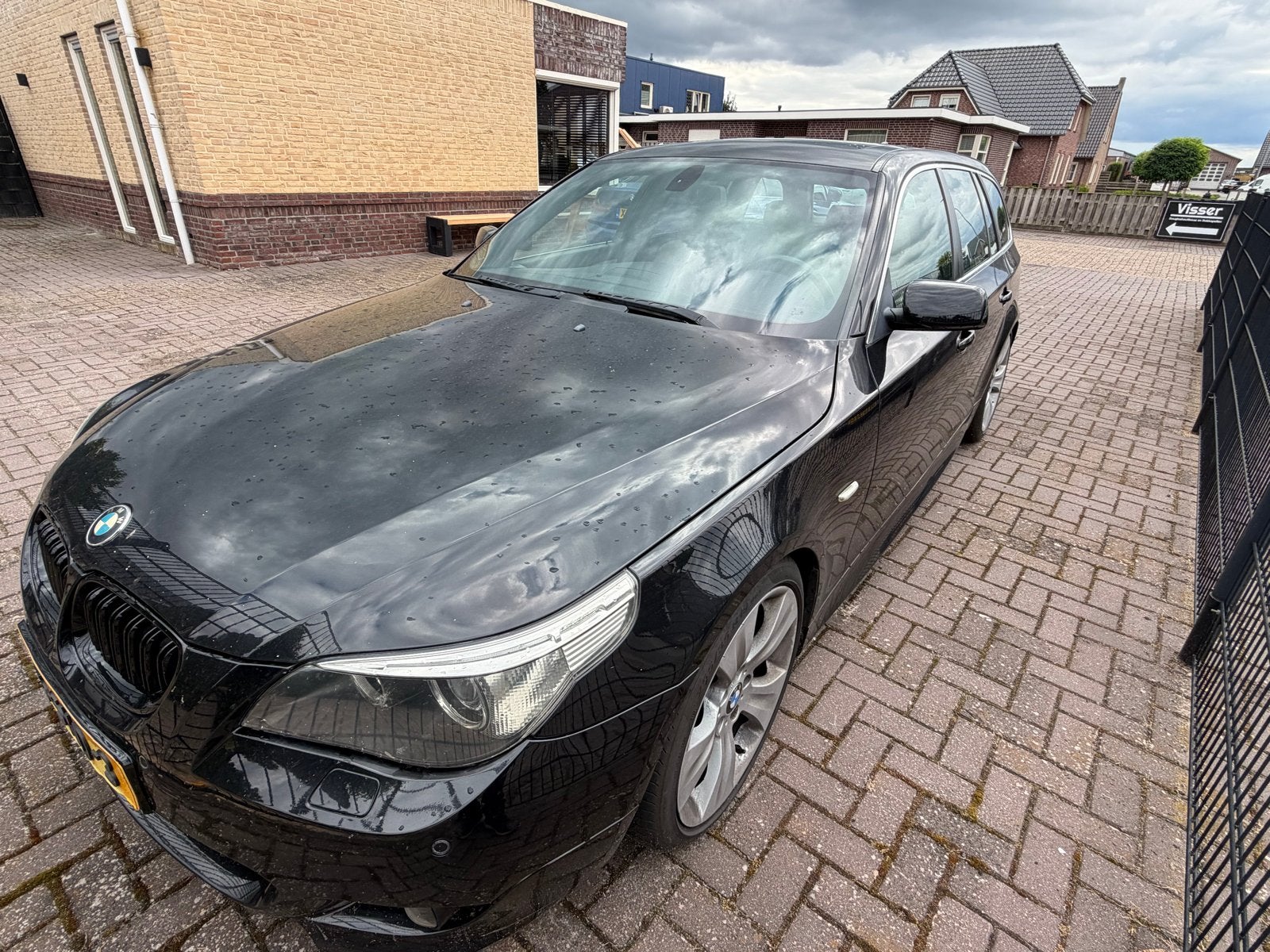 BMW 5-Serie 2.5 I 525 Touring AUT 2004 Zwart, Automaat, Achterwielaandrijving, 2000 kg, Zwart