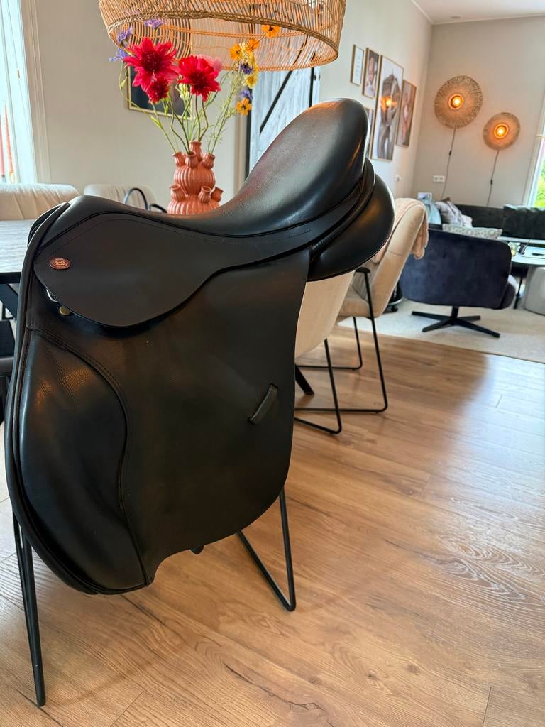 Kent&masters zadel 17,5 inch. Model MGP. 1e eigenaar, Ophalen, Zo goed als nieuw, Dressuur